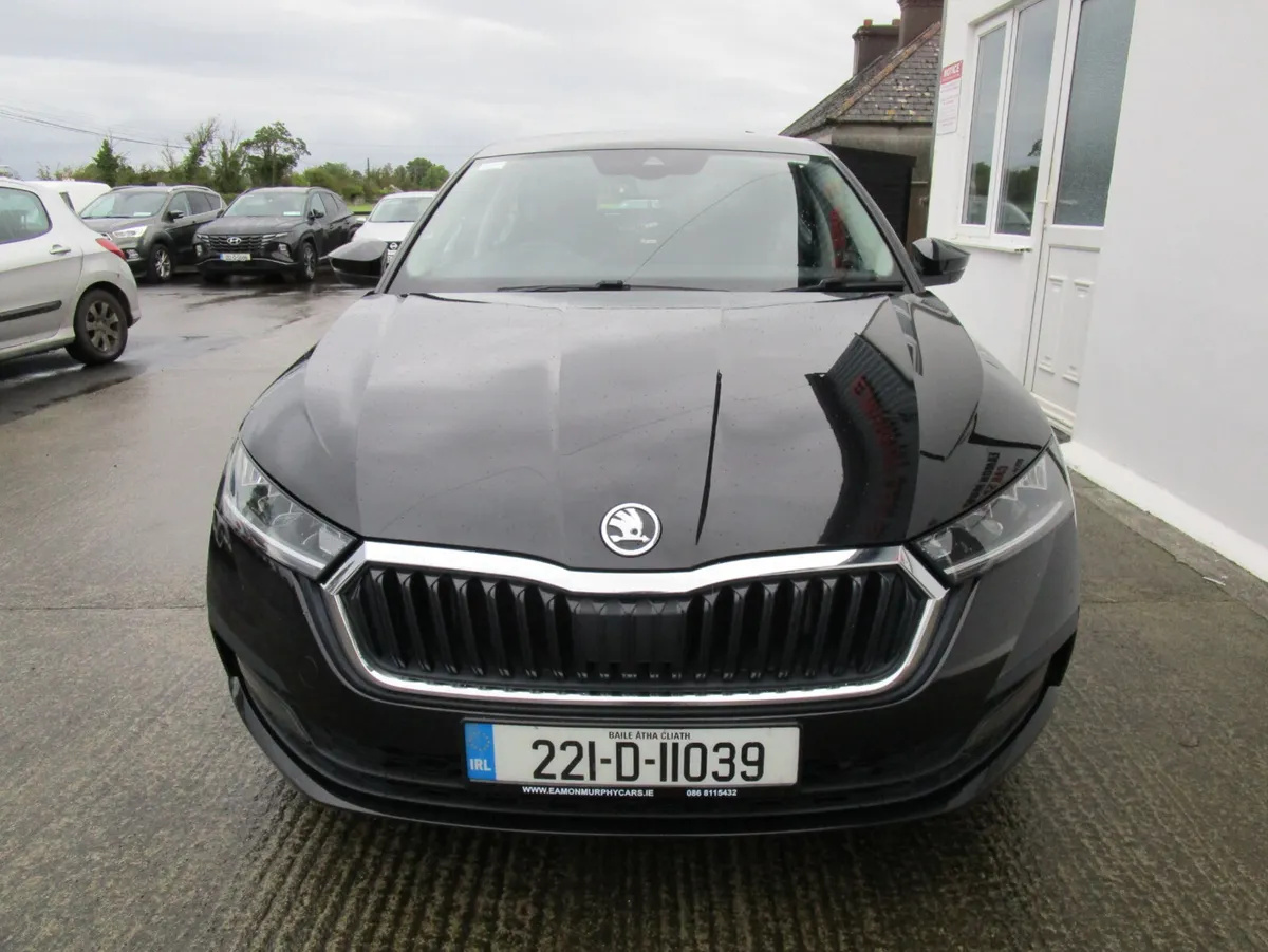Skoda Octavia 2022  Automatic - Image 2