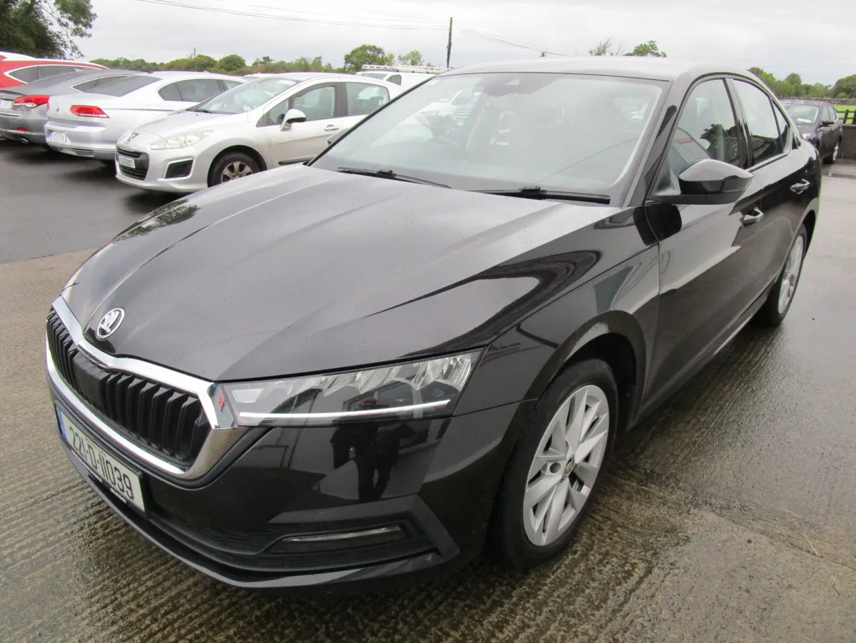 Skoda Octavia 2022  Automatic - Image 3