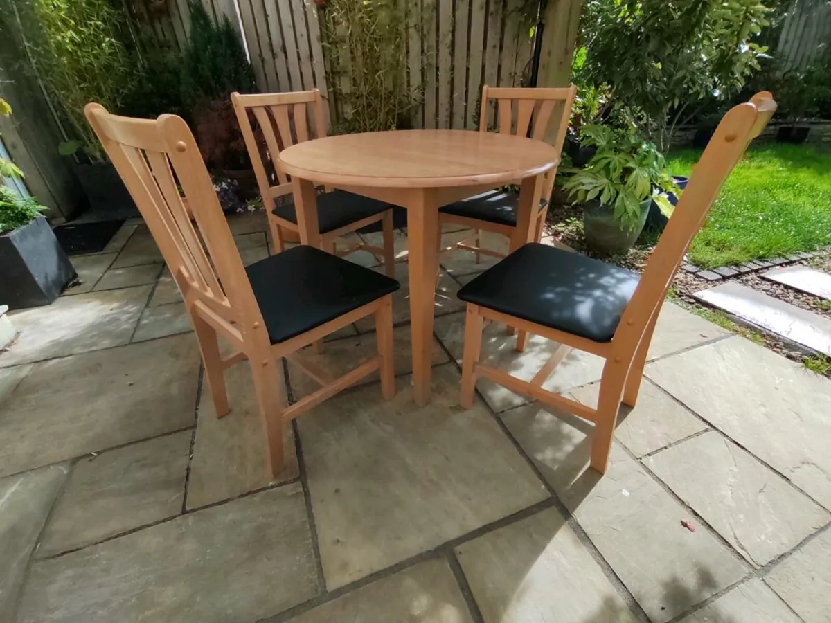 Round kitchen dining table - Image 2