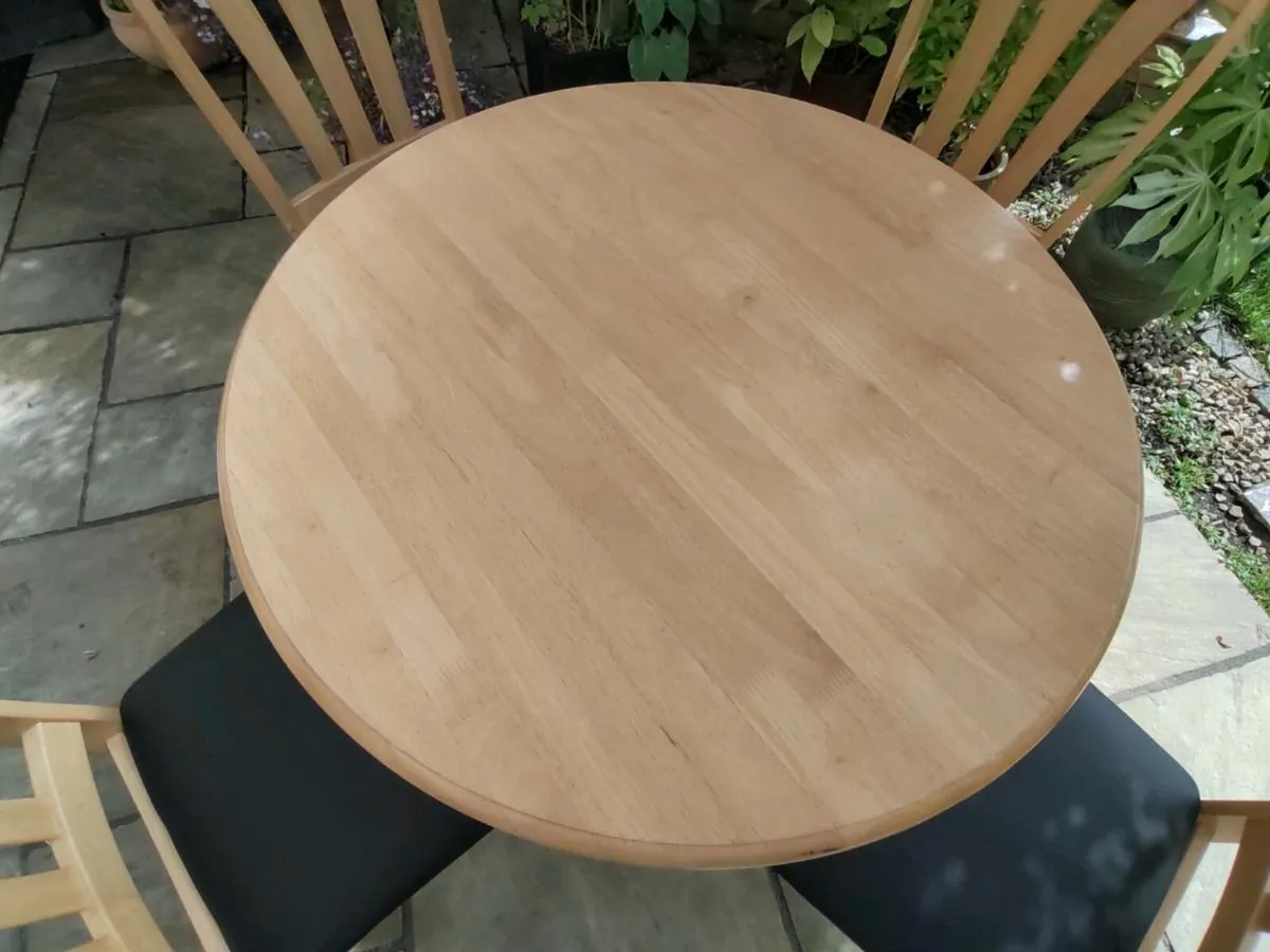 Round kitchen dining table - Image 3