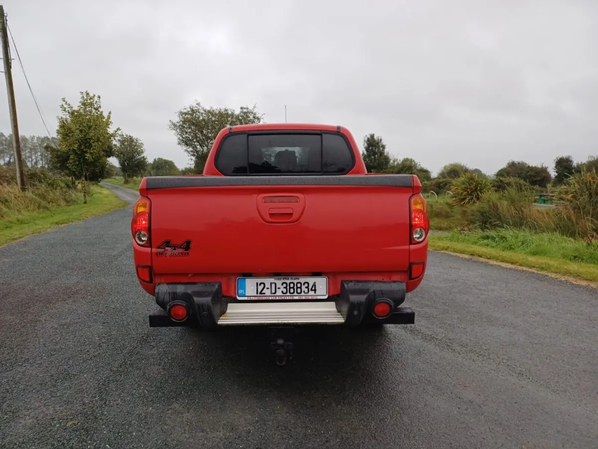 Mitsubishi L200 DOUBLE CAB OTHER 2.5 DID AUTOMATIC - Image 4