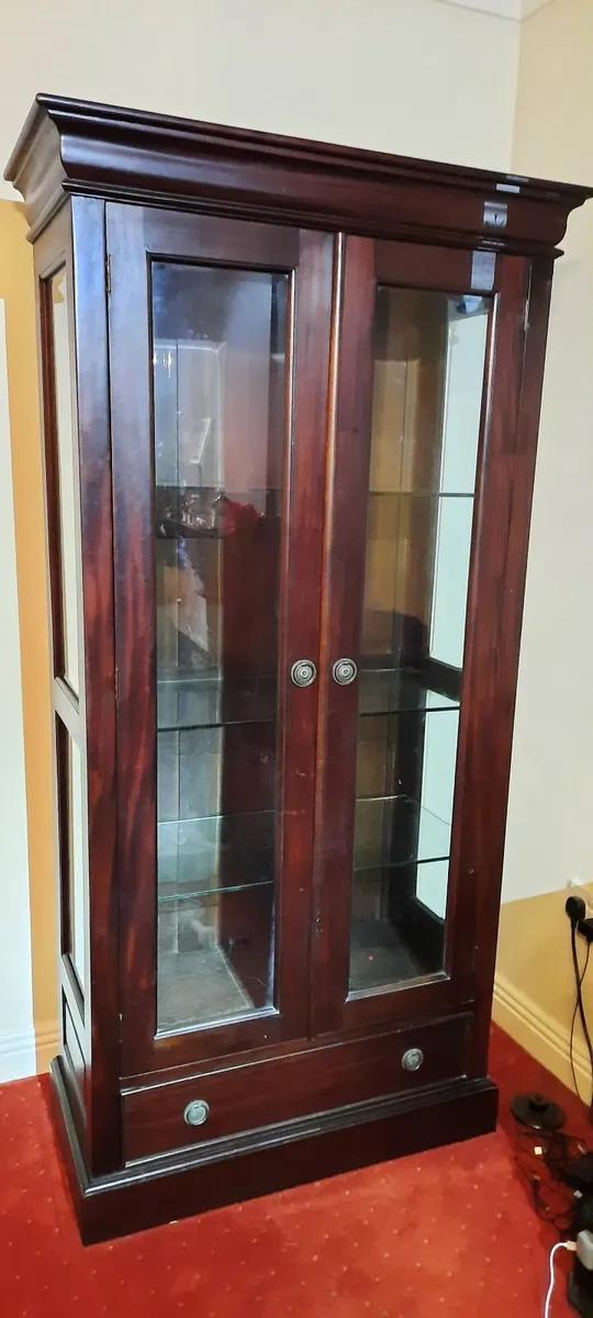 Mahogany Cabinet - Image 1
