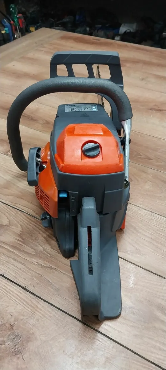 Oleo-Mac Chainsaw - Image 2