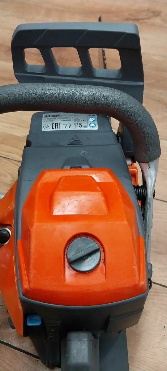Oleo-Mac Chainsaw - Image 3