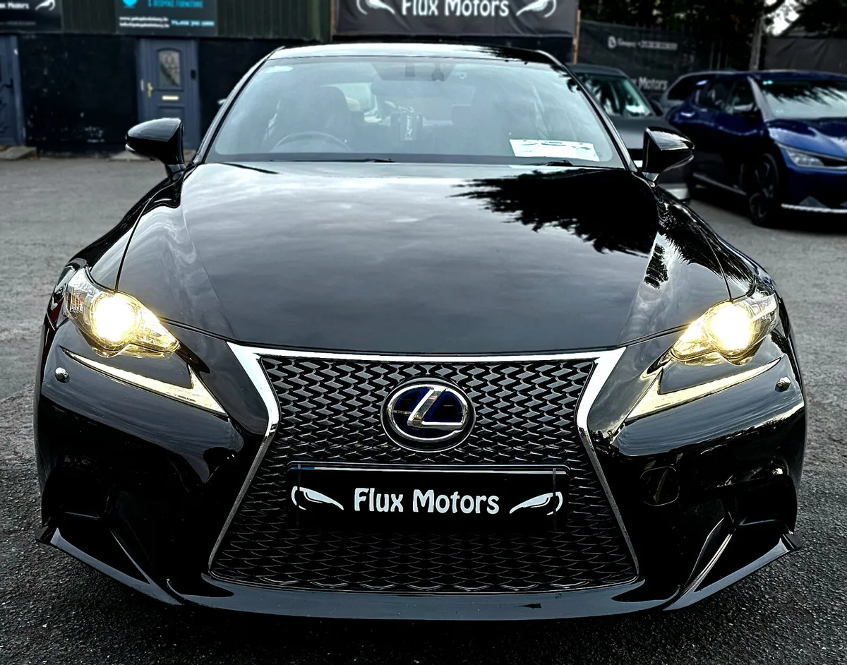 🔥2016 Lexus IS 300h F-Sport – Petrol Hybrid, Auto - Image 3