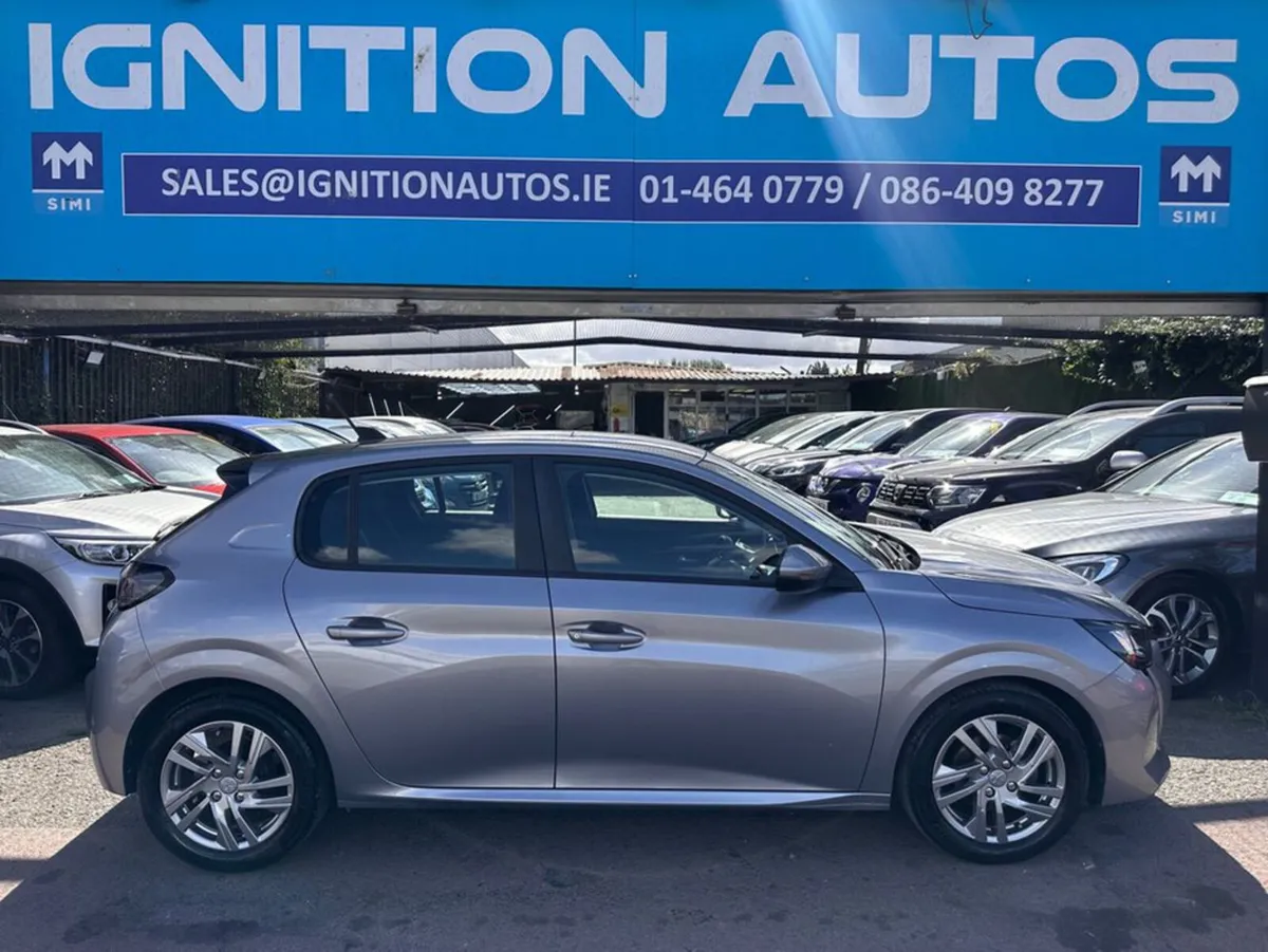Peugeot 208 1.2 PETROL, ACTIVE MODEL, TINY MILEAGE - Image 2