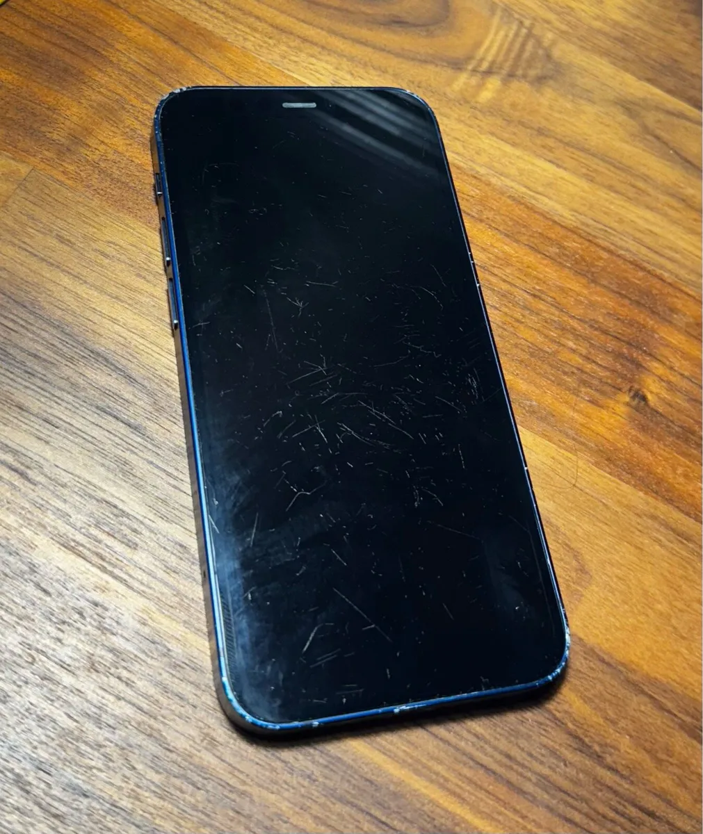 iPhone 12 Mini + Apple Watch Series 7 - Image 4