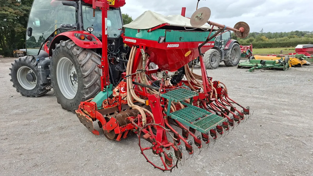 Kuhn Accord one pass seed drill - Image 1
