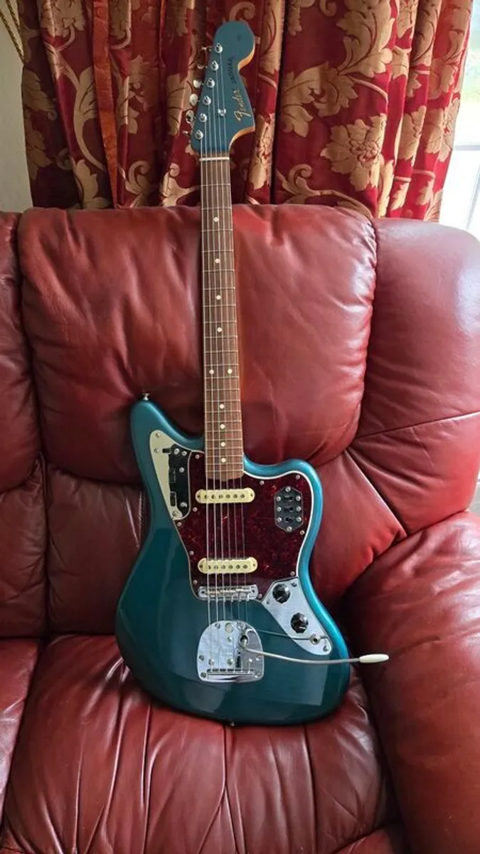 Fender Vintera 60s Jaguar - Image 1