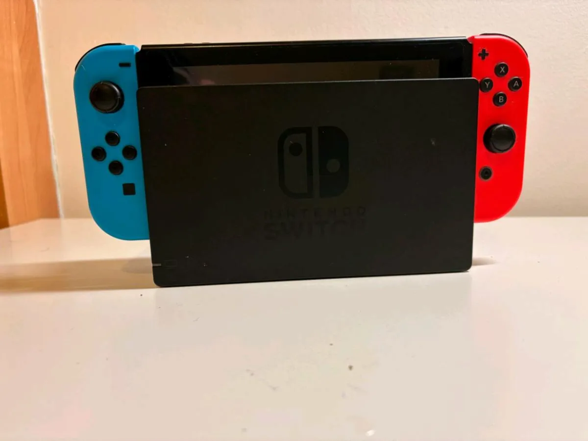 Nintendo switch - Image 2