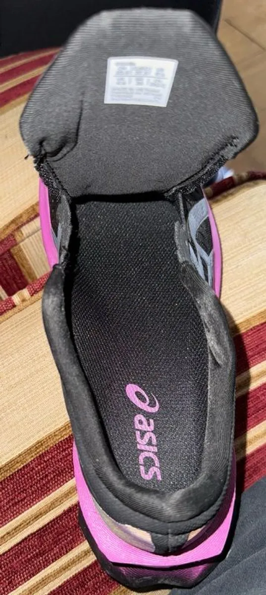 Asics Womens Novablast 4 - Black/purple - Image 1