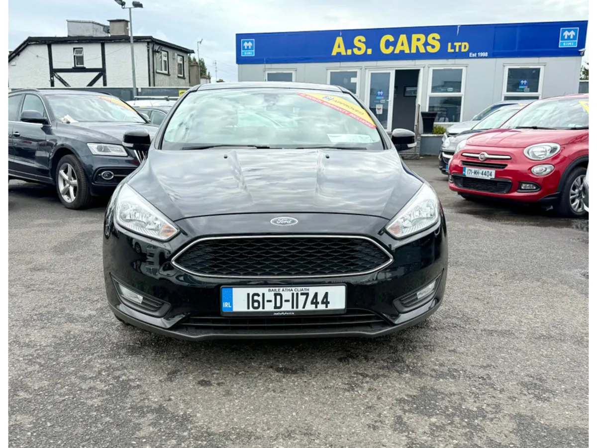 Ford Focus STYLE 1.0 5DR ** LOW MILEAGE / IRISH / - Image 3