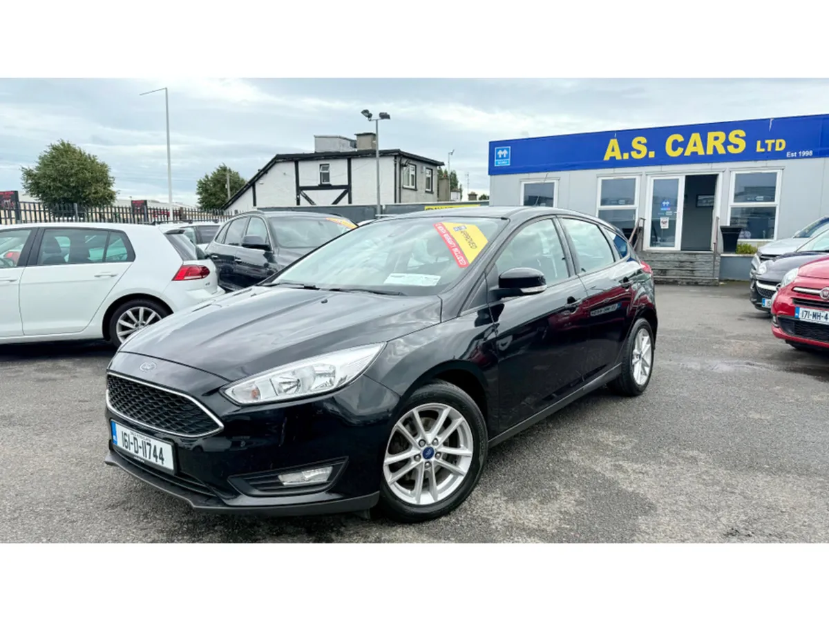 Ford Focus STYLE 1.0 5DR ** LOW MILEAGE / IRISH / - Image 4