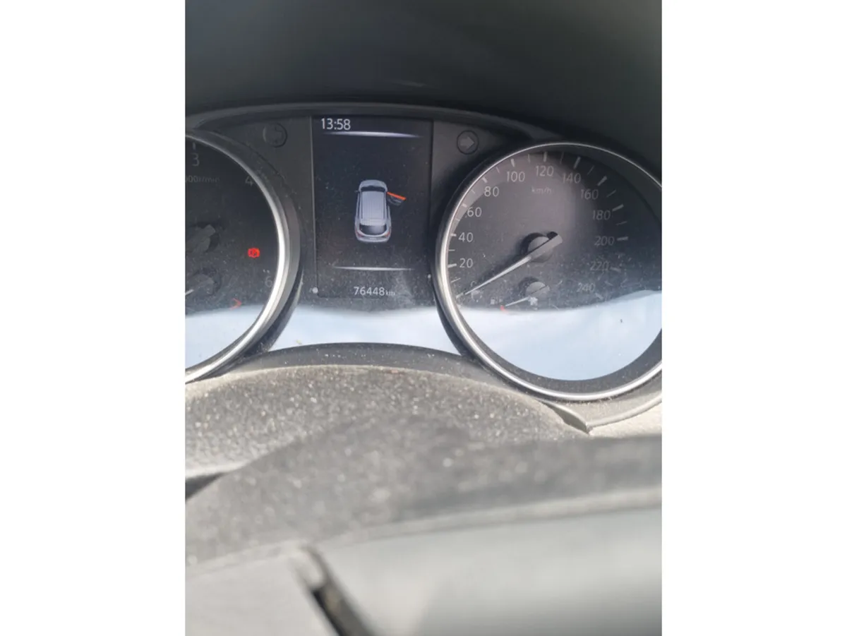 Nissan Qashqai 1.5 SV 18 4DR - Image 4