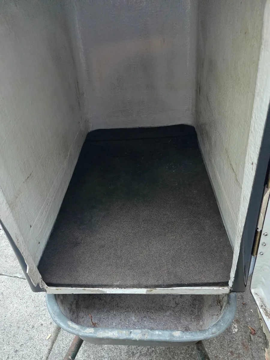 Dog trailer - Image 1