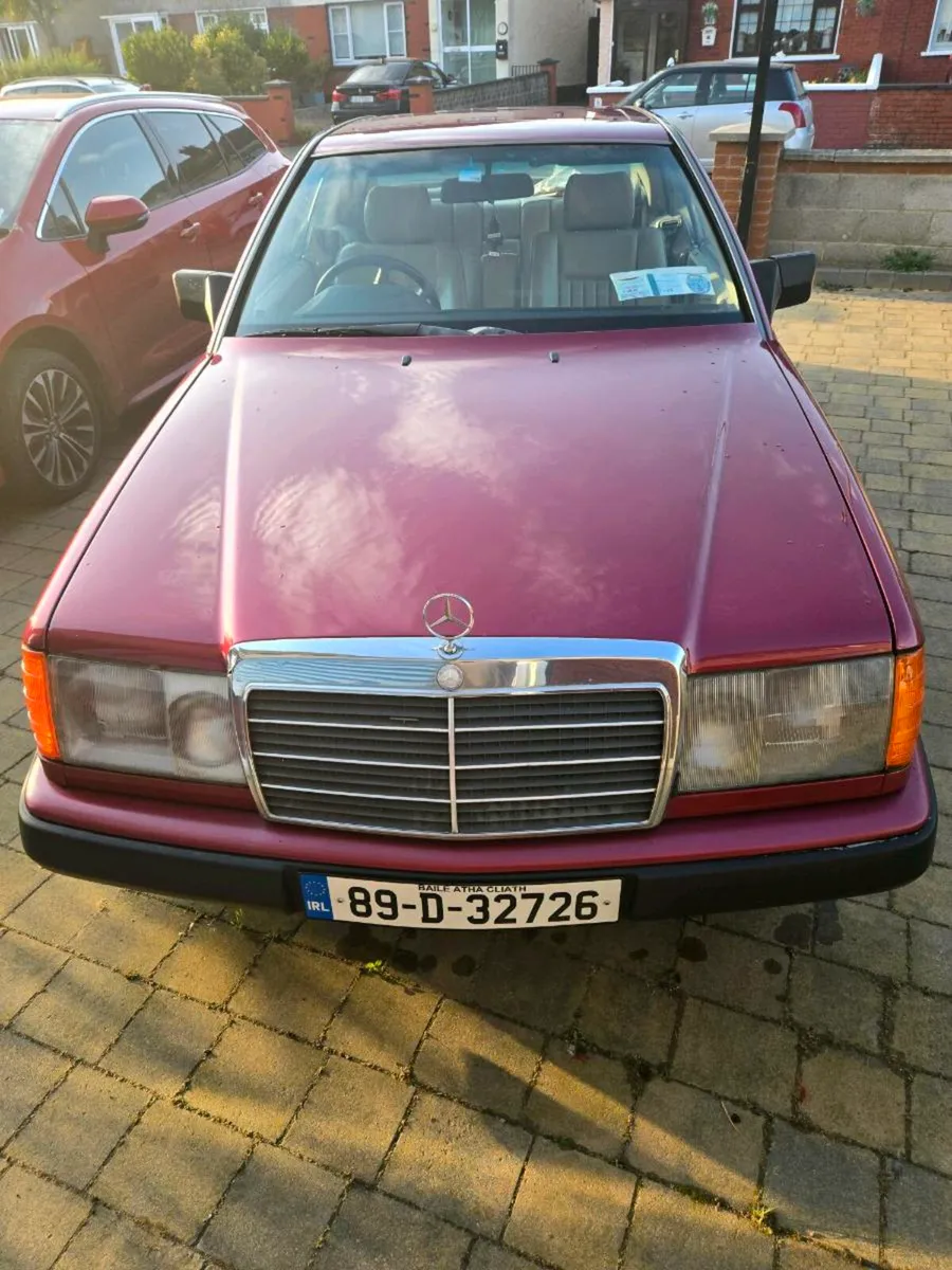 1989 Mercedes coupe C124 - Image 2