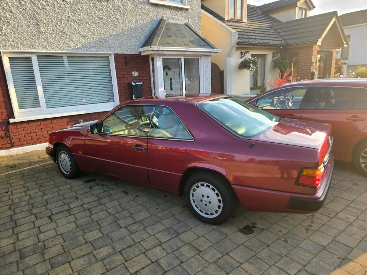 1989 Mercedes coupe C124 - Image 1