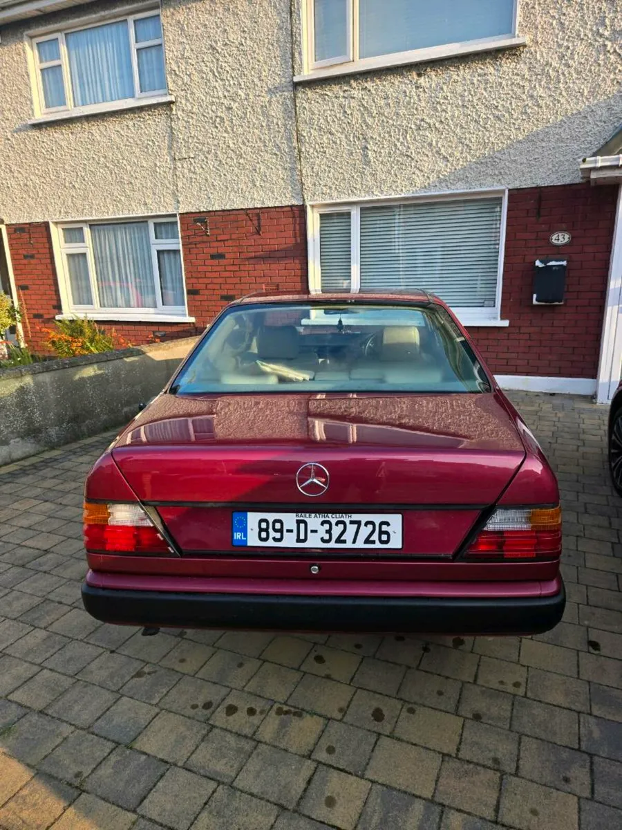 1989 Mercedes coupe C124 - Image 3