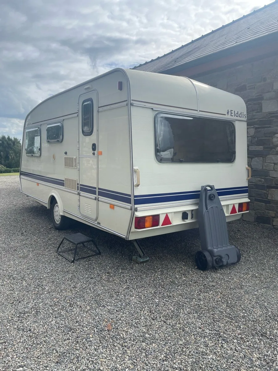 5 berth caravan - Image 3