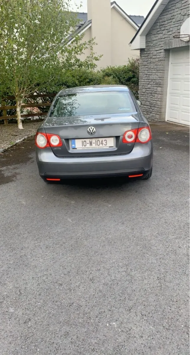 Volkswagen Jetta - Image 2