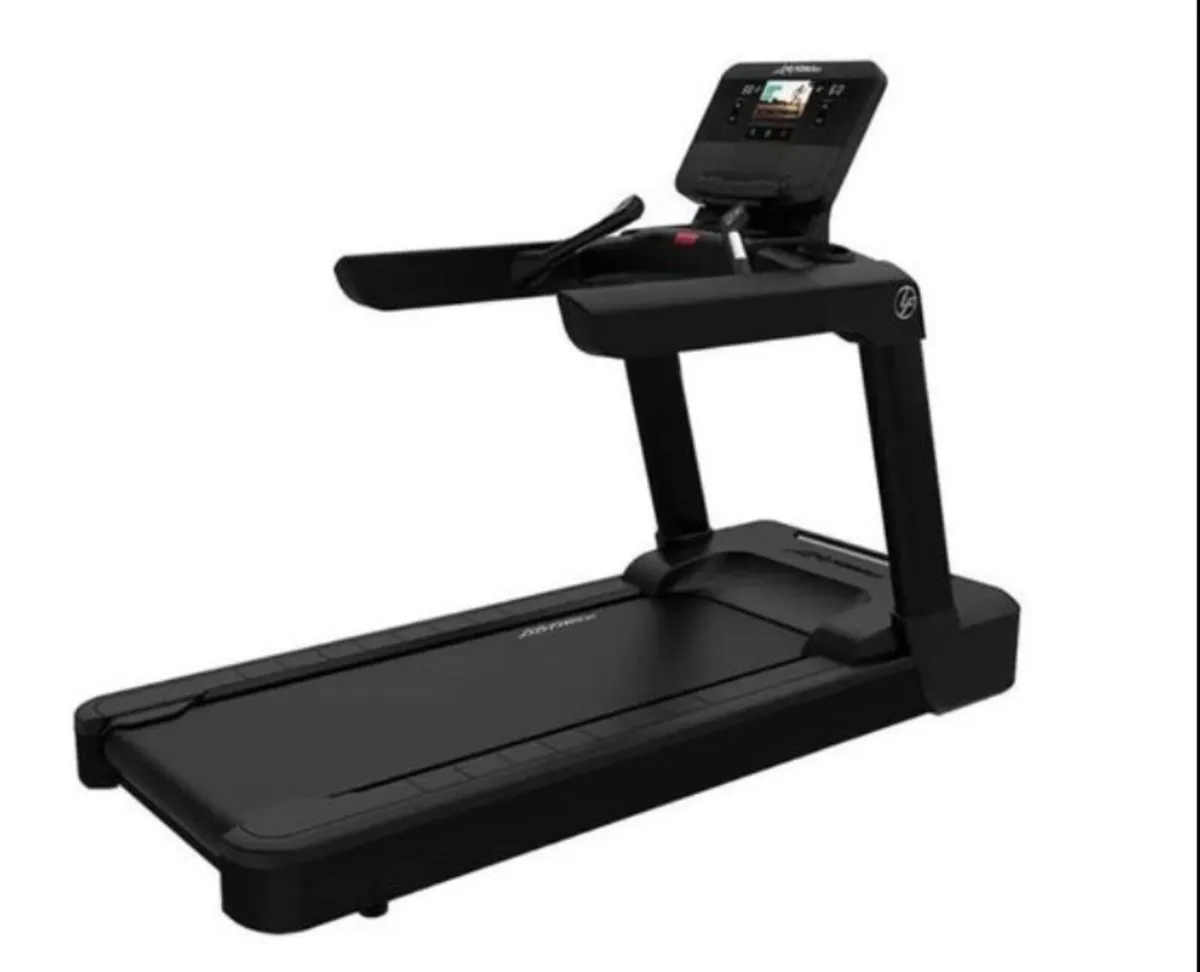 LIFE FITNESS INTS BLACK TREADMILL X CONSOLE