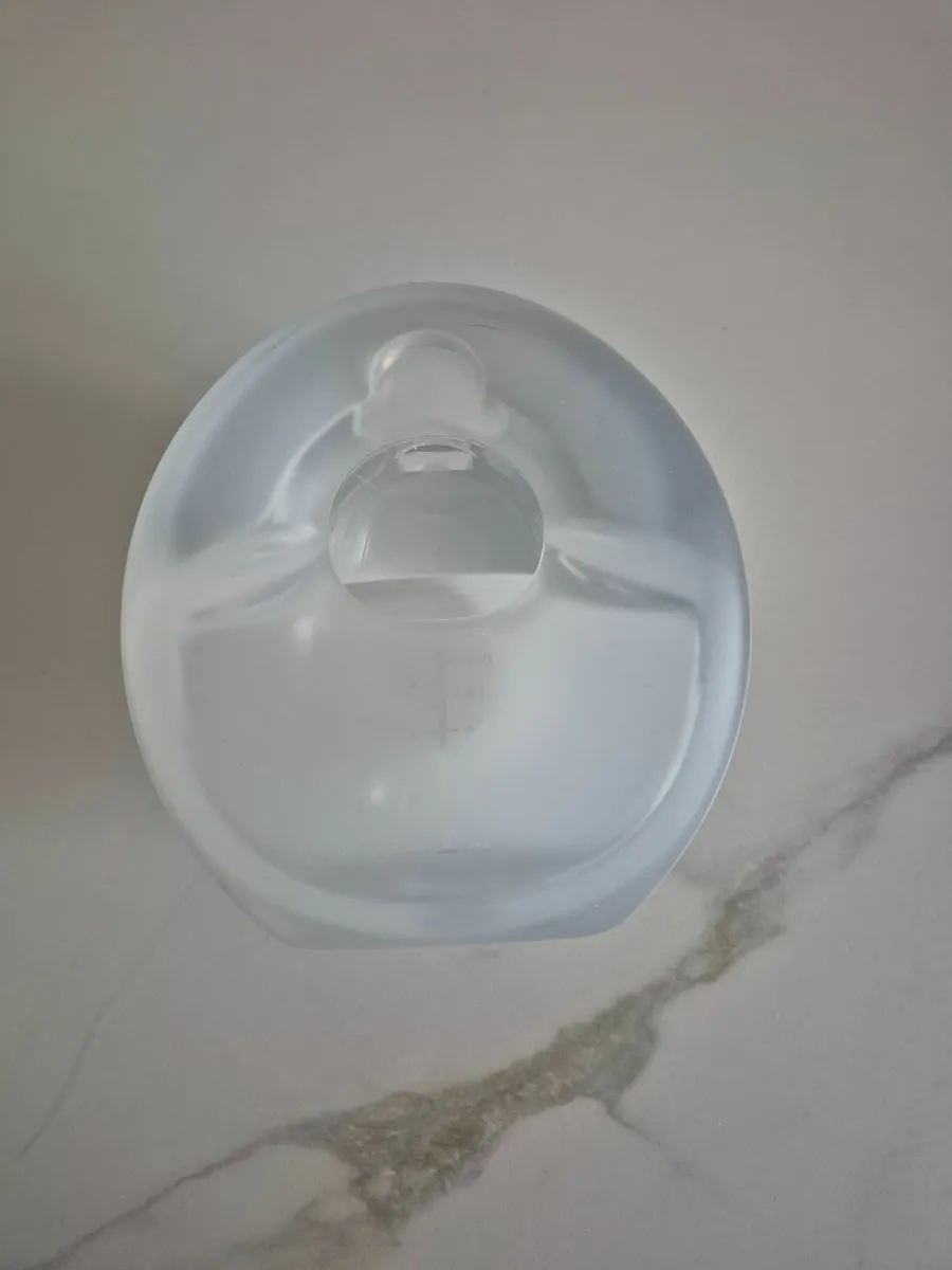 Elvie Curve Breast Pump - Image 3