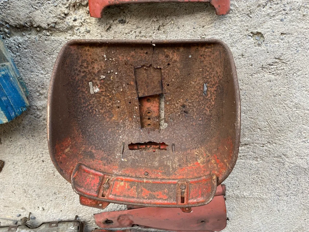 Massey 35 parts - Image 4
