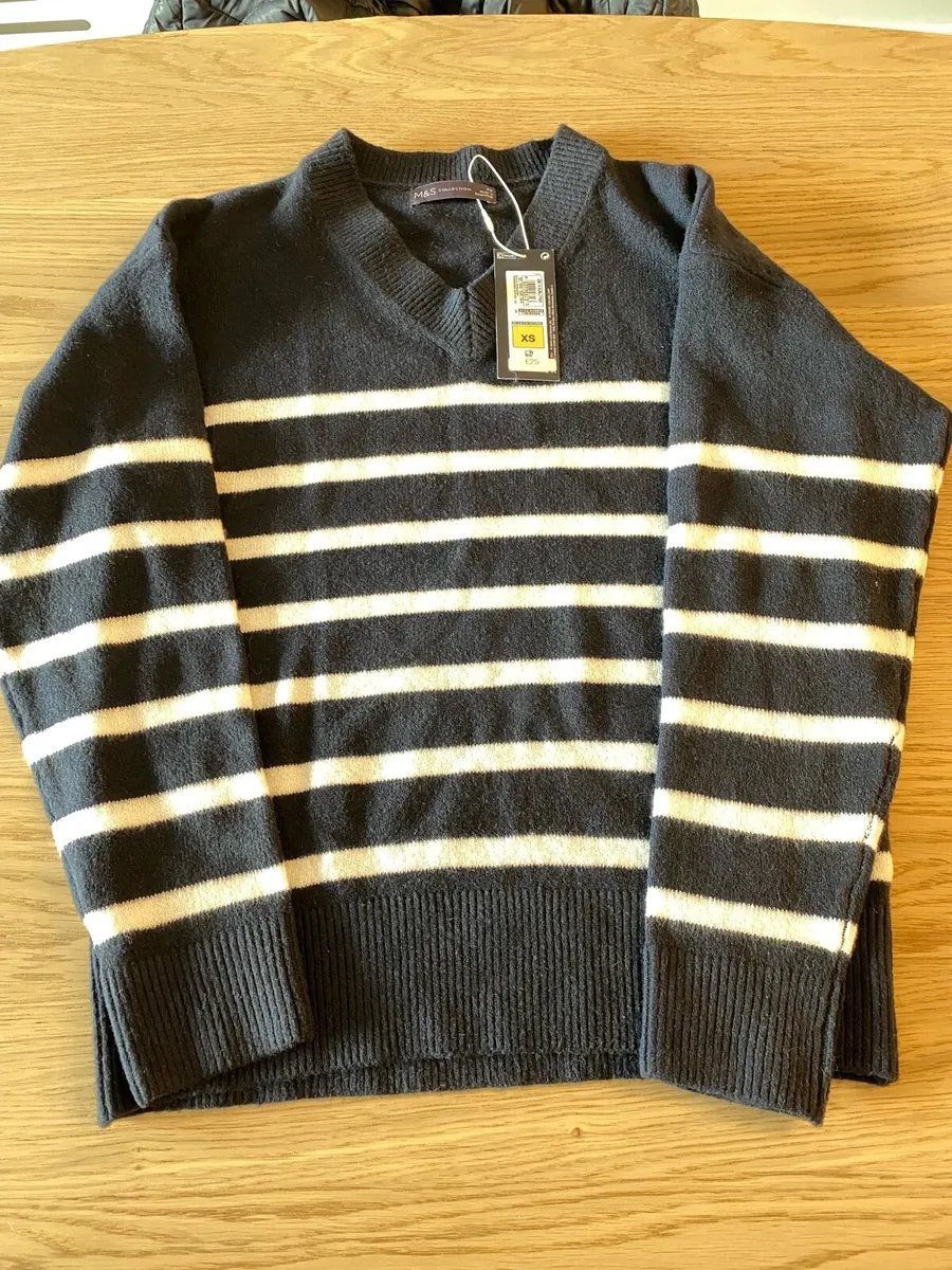 Navy extra small M&S top