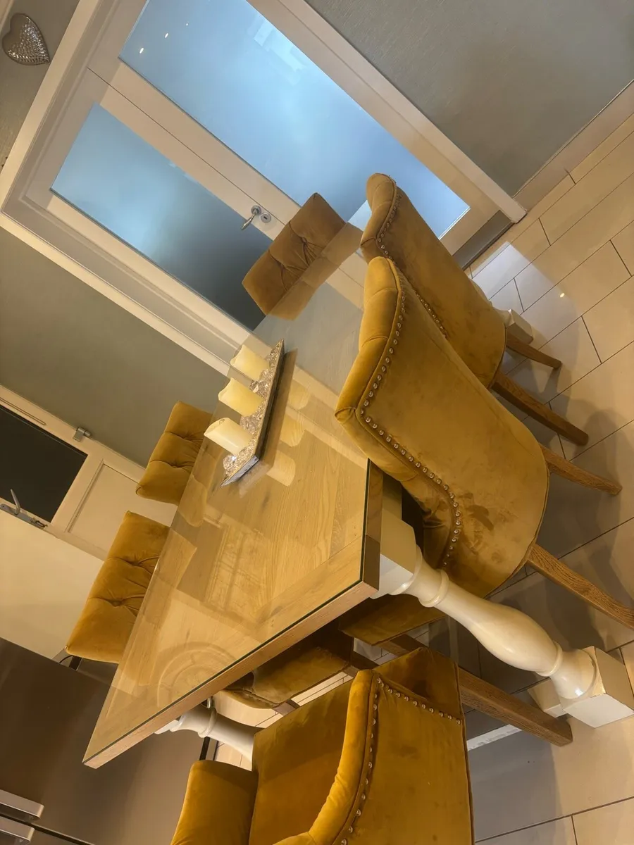 Kitchen table - Image 1