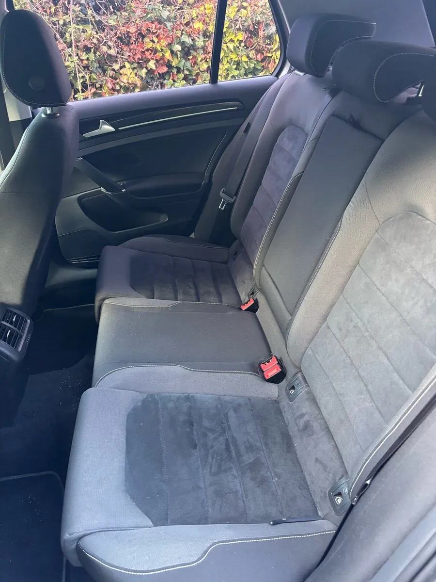 Volkswagen Golf - Image 4