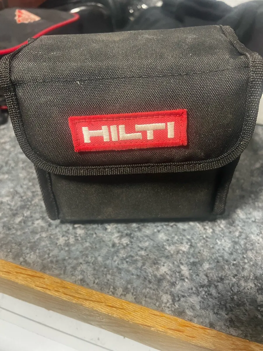 HILTI 2 LINE GREEN LASER LEVEL & TRIPOD - Image 3