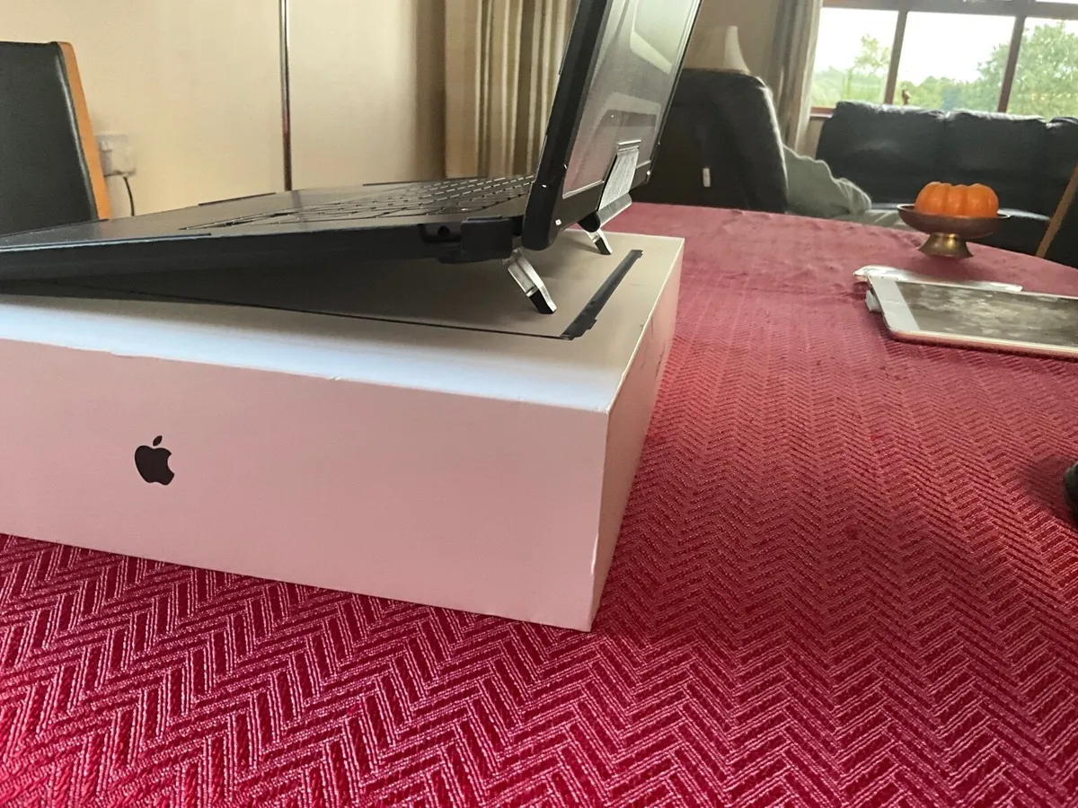 Mac Book Air 15 inch M3 2024 - Image 4