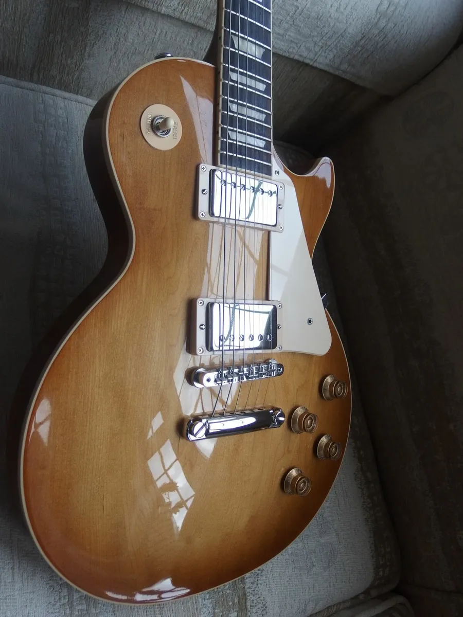 Gibson Les Paul Classic Honeyburst - Image 3