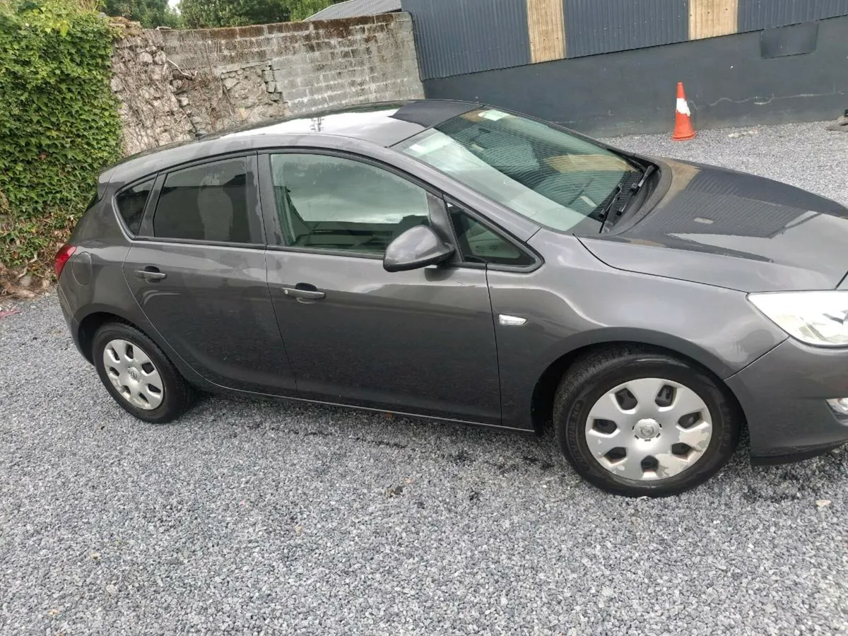Opel astra price negotiable within reason - Image 2