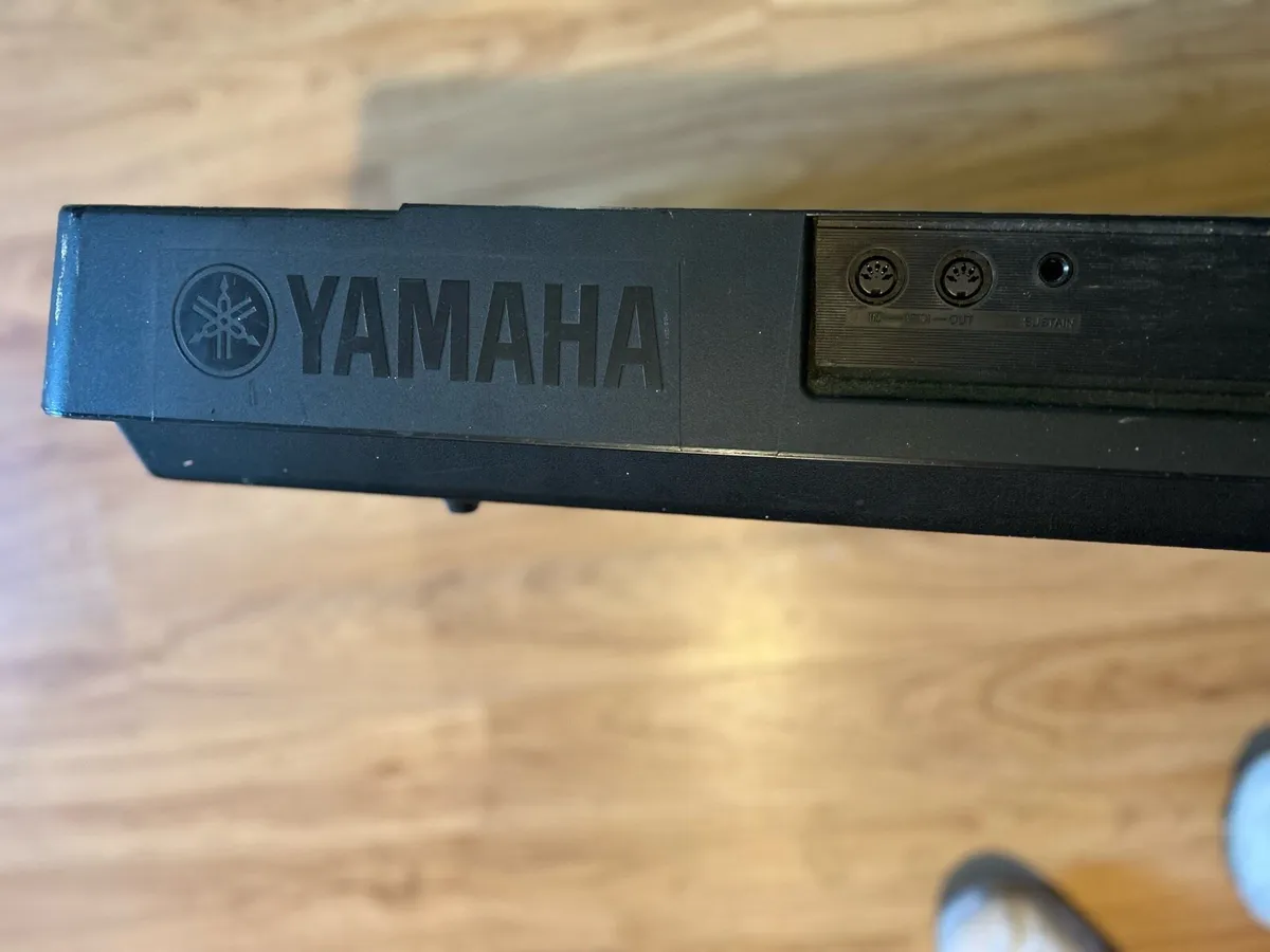 Yamaha piano with 50+modes - Image 4
