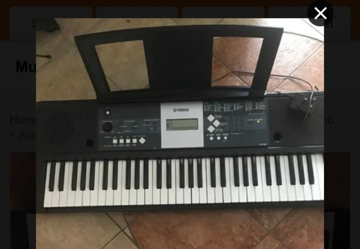 Yamaha piano keyboard