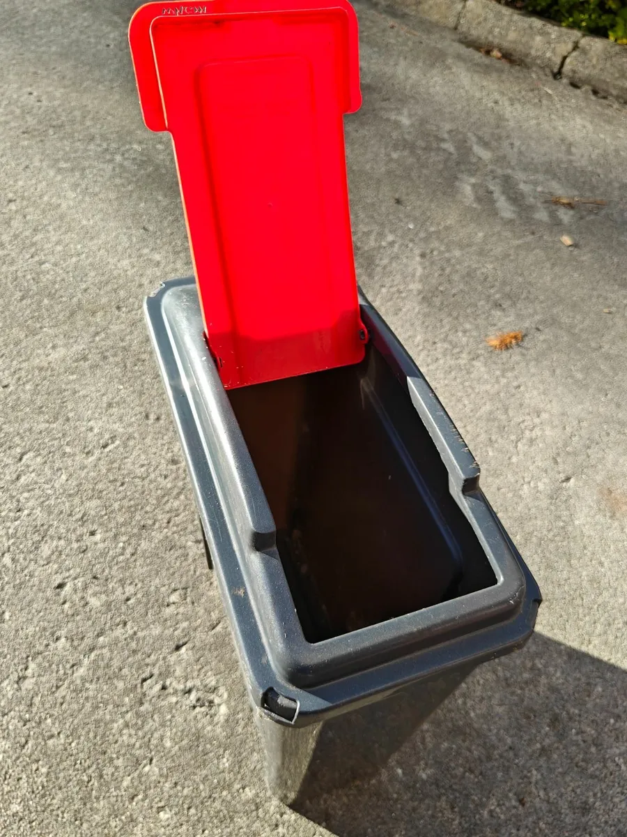 Bin - Image 3