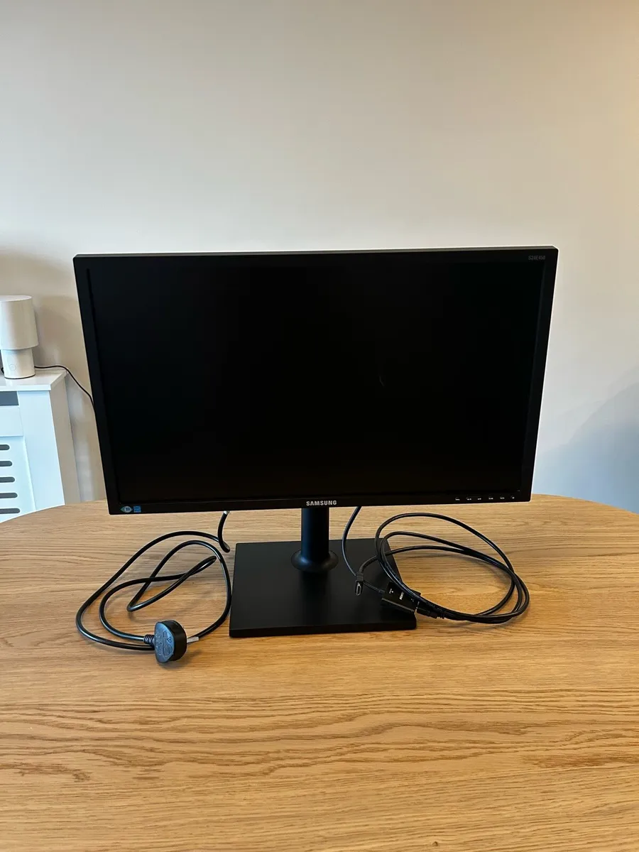 Samsung 24” Monitor with HDMI adapter - Image 1