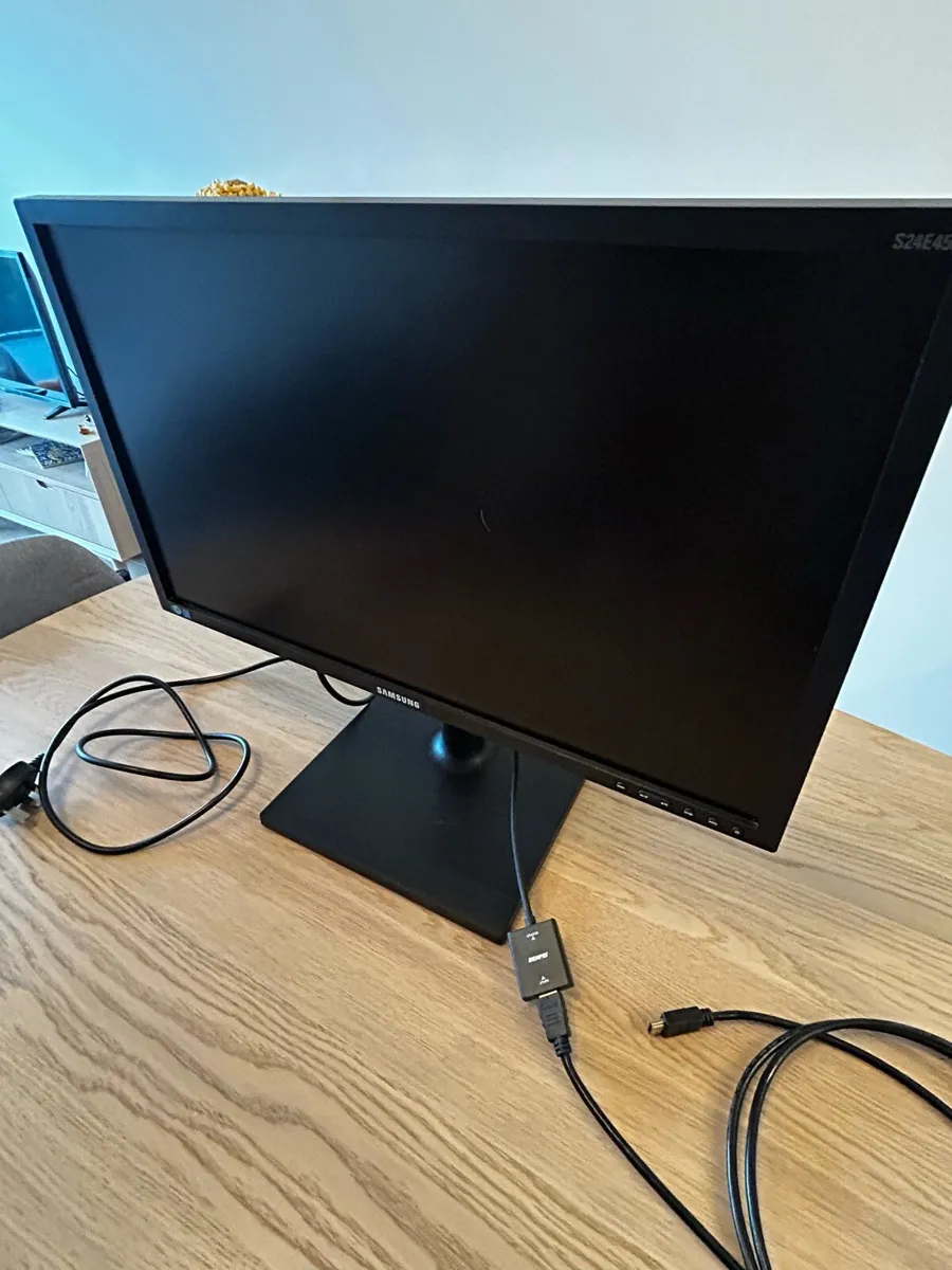 Samsung 24” Monitor with HDMI adapter - Image 2