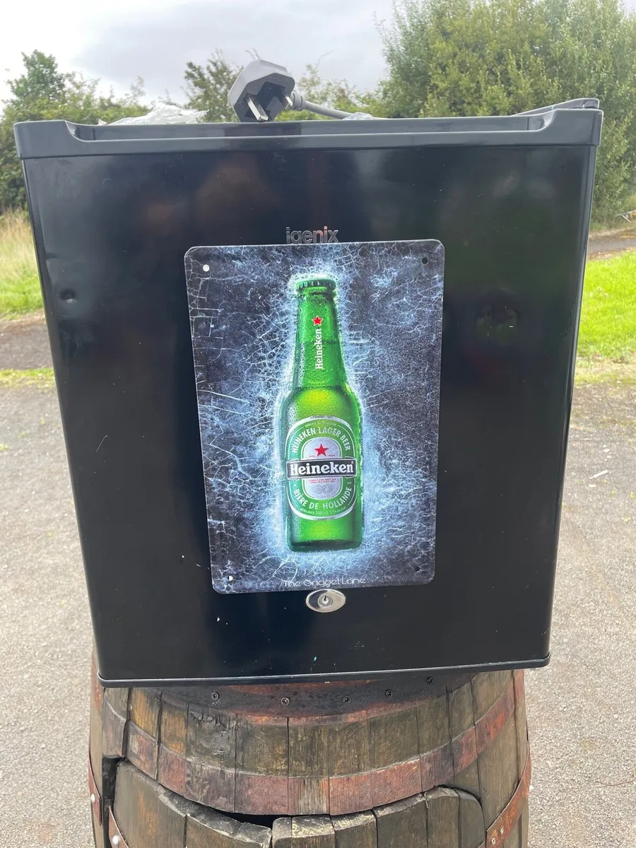 Black Beer / soda Fridge with small freezer/ - Image 1
