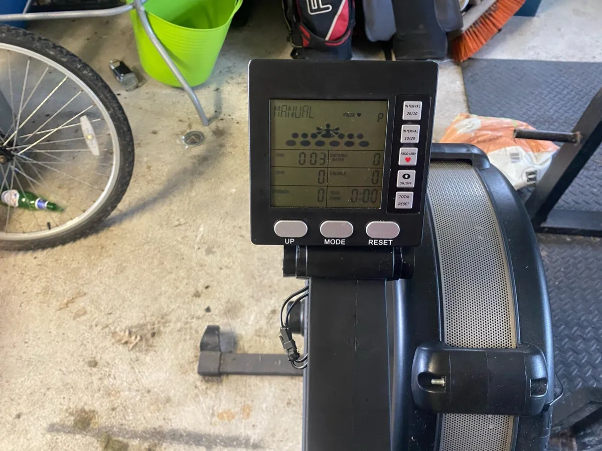 Rowing Machine - Image 4