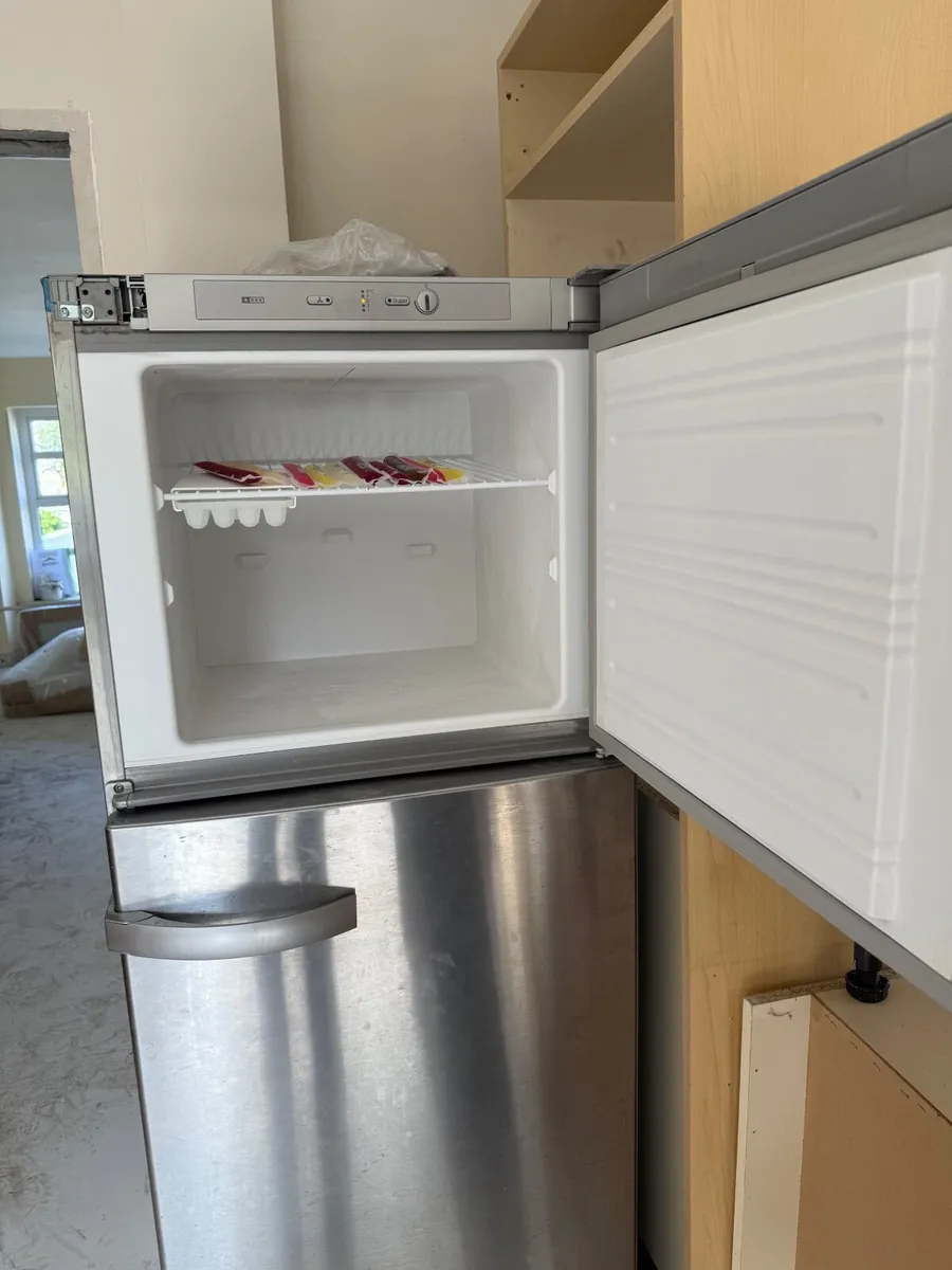 Fridge freezer - Image 2