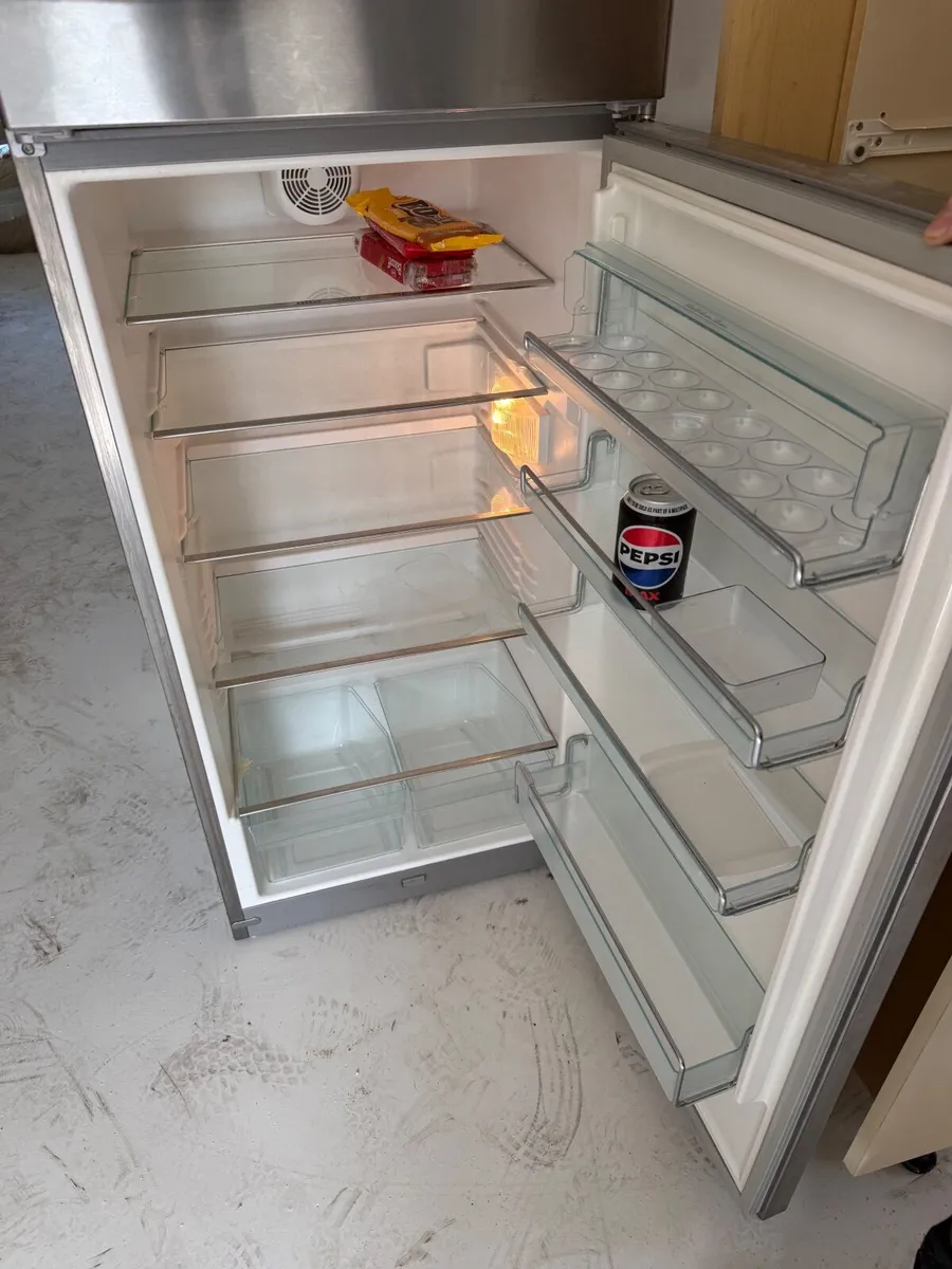Fridge freezer - Image 4