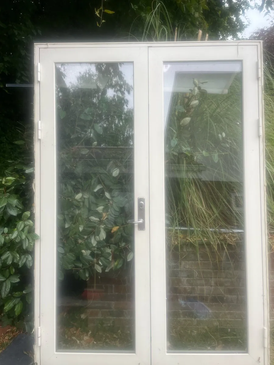 Windows and patio door - Image 1