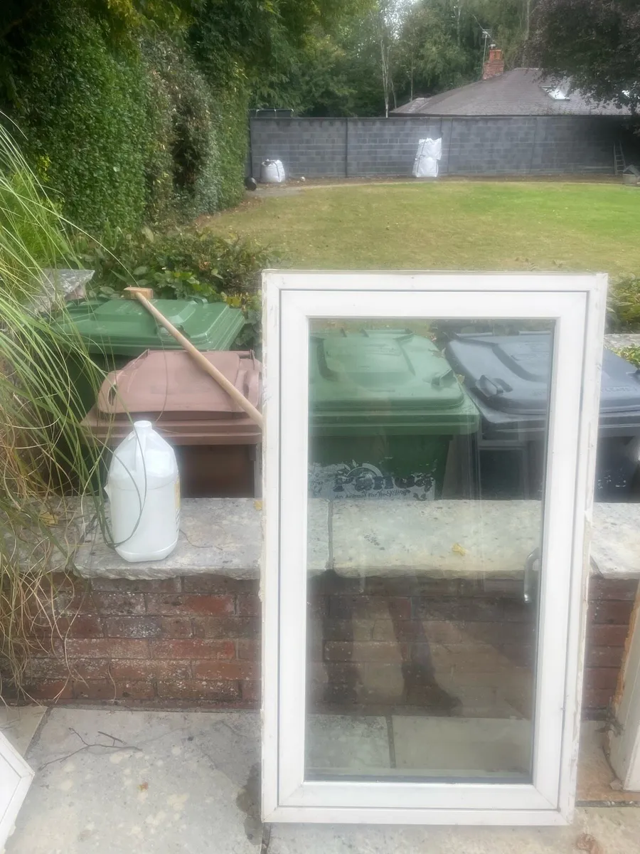 Windows and patio door - Image 3
