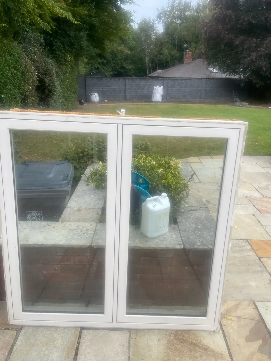 Windows and patio door - Image 4
