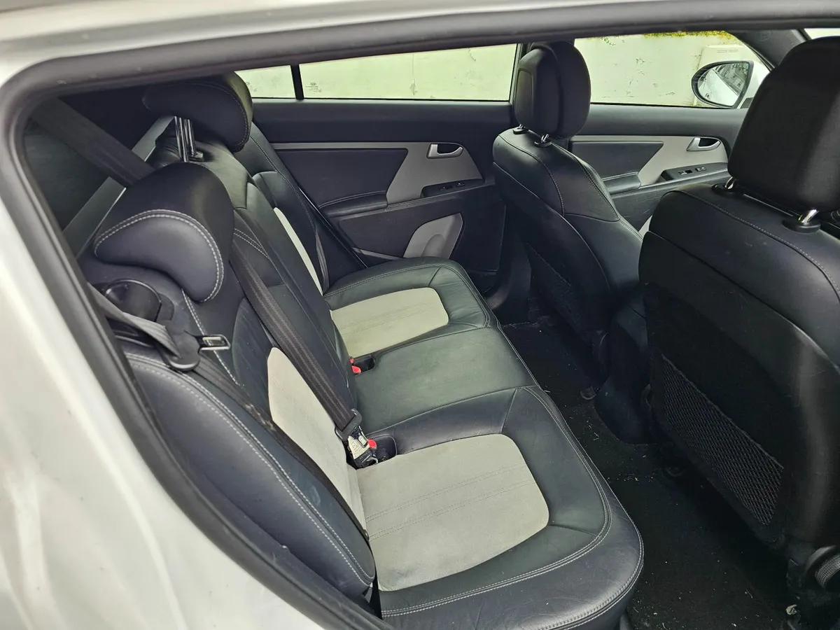 Kia Sportage 2015 - Image 2