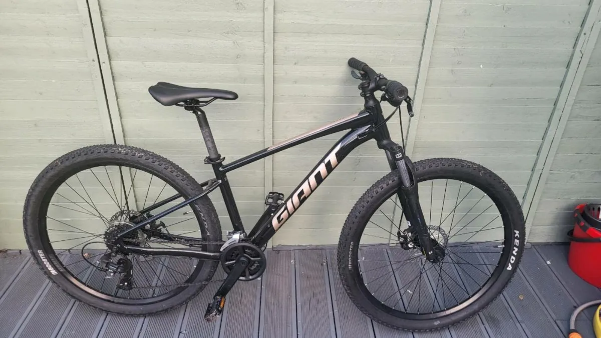 Giant talon moutain bike - Image 1