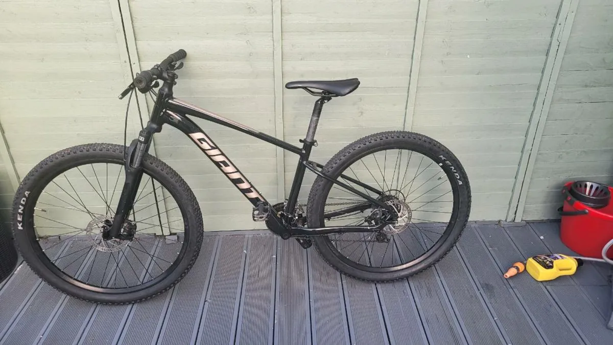 Giant talon moutain bike - Image 3