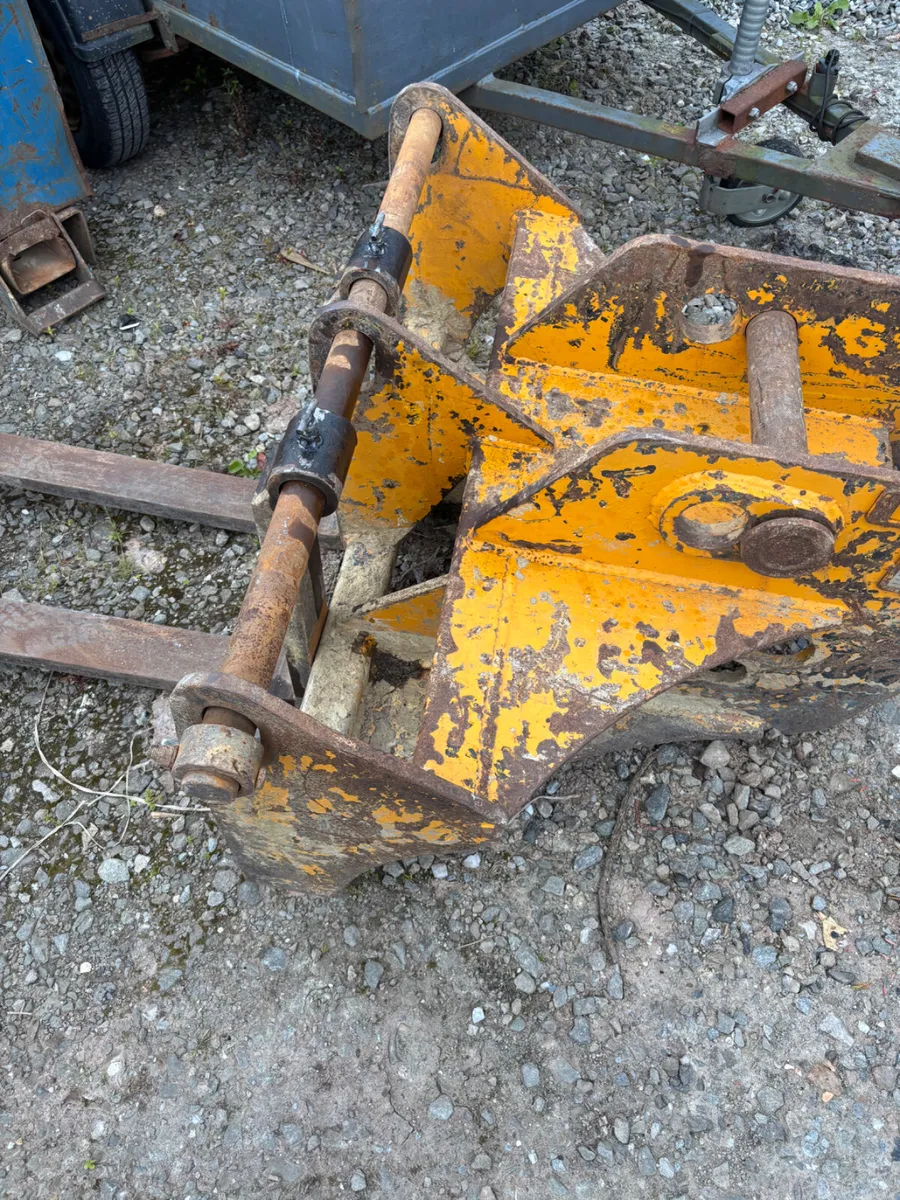 2021 CES 1100mm Excavator Forks - Image 3